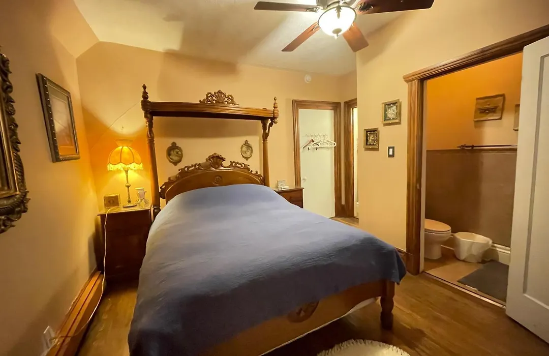 The Red Star Room B-1